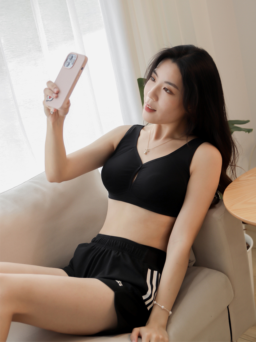 買內衣總是遇到「罩杯不對下圍對,下圍不對罩杯對」的問題? 馬上逛【佳瑪大罩杯內衣 無鋼圈系列】 專為「大罩杯女性」研發設計 從 D 到 K 罩杯,下圍 65 到 120 公分 絕對能找到最適合自己的內衣尺寸! 徹底解決尺寸選擇的困擾! 罩杯空間加大 35%、支撐包覆加強 90% 分擔肩膀壓力,安全感滿分! 不管是上班工作、休閒生活、睡覺有這一件通通都能滿足~ 輕鬆生活,不再被尺寸束縛! 買內衣總是遇到「罩杯不對下圍對,下圍不對罩杯對」的問題? 馬上逛【佳瑪大罩杯內衣 無鋼圈系列】 專為「大罩杯女性」研發設計 從 D 到 K 罩杯,下圍 65 到 120 公分 絕對能找到最適合自己的內衣尺寸! 徹底解決尺寸選擇的困擾! 罩杯空間加大 35%、支撐包覆加強 90% 分擔肩膀壓力,安全感滿分! 不管是上班工作、休閒生活、睡覺有這一件通通都能滿足~ 輕鬆生活,不再被尺寸束縛!